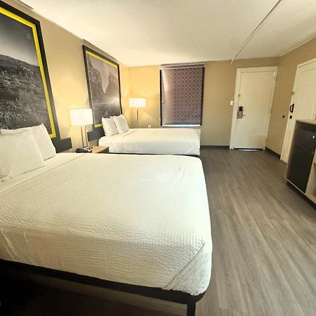 Super 8 By Wyndham Corpus Christi Airport Hotel ภายนอก รูปภาพ