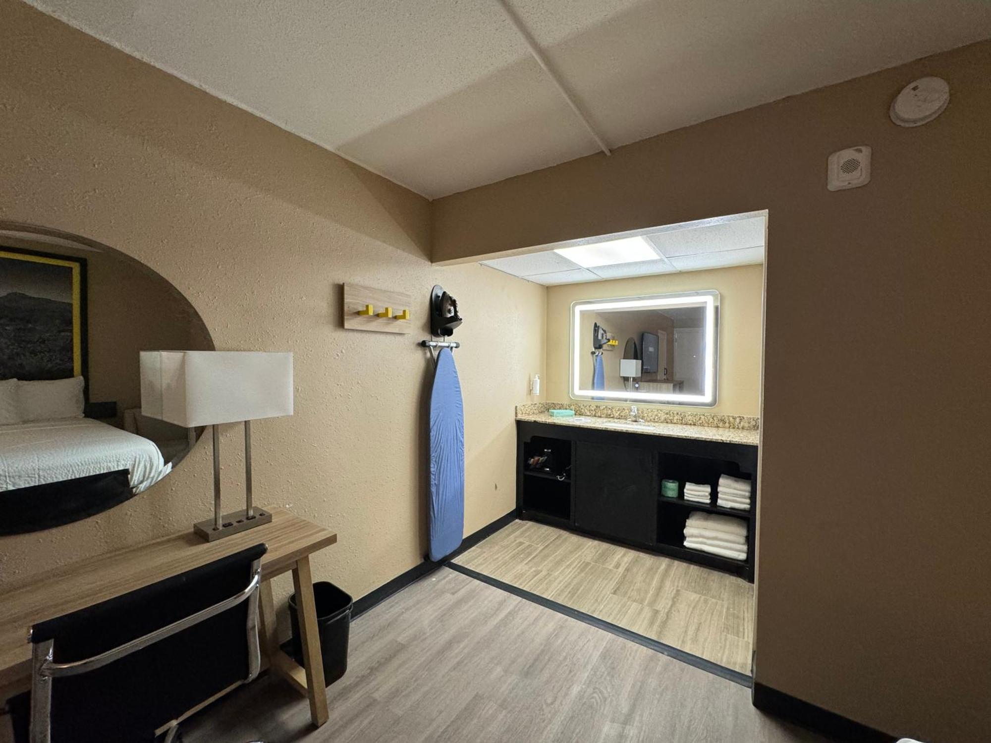 Super 8 By Wyndham Corpus Christi Airport Hotel ภายนอก รูปภาพ