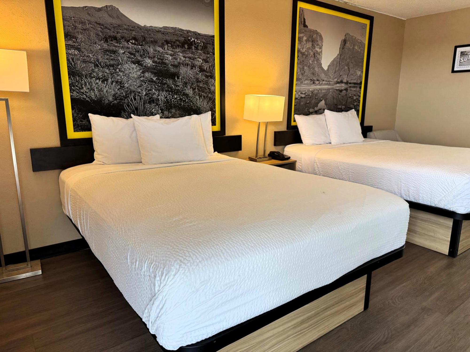 Super 8 By Wyndham Corpus Christi Airport Hotel ภายนอก รูปภาพ
