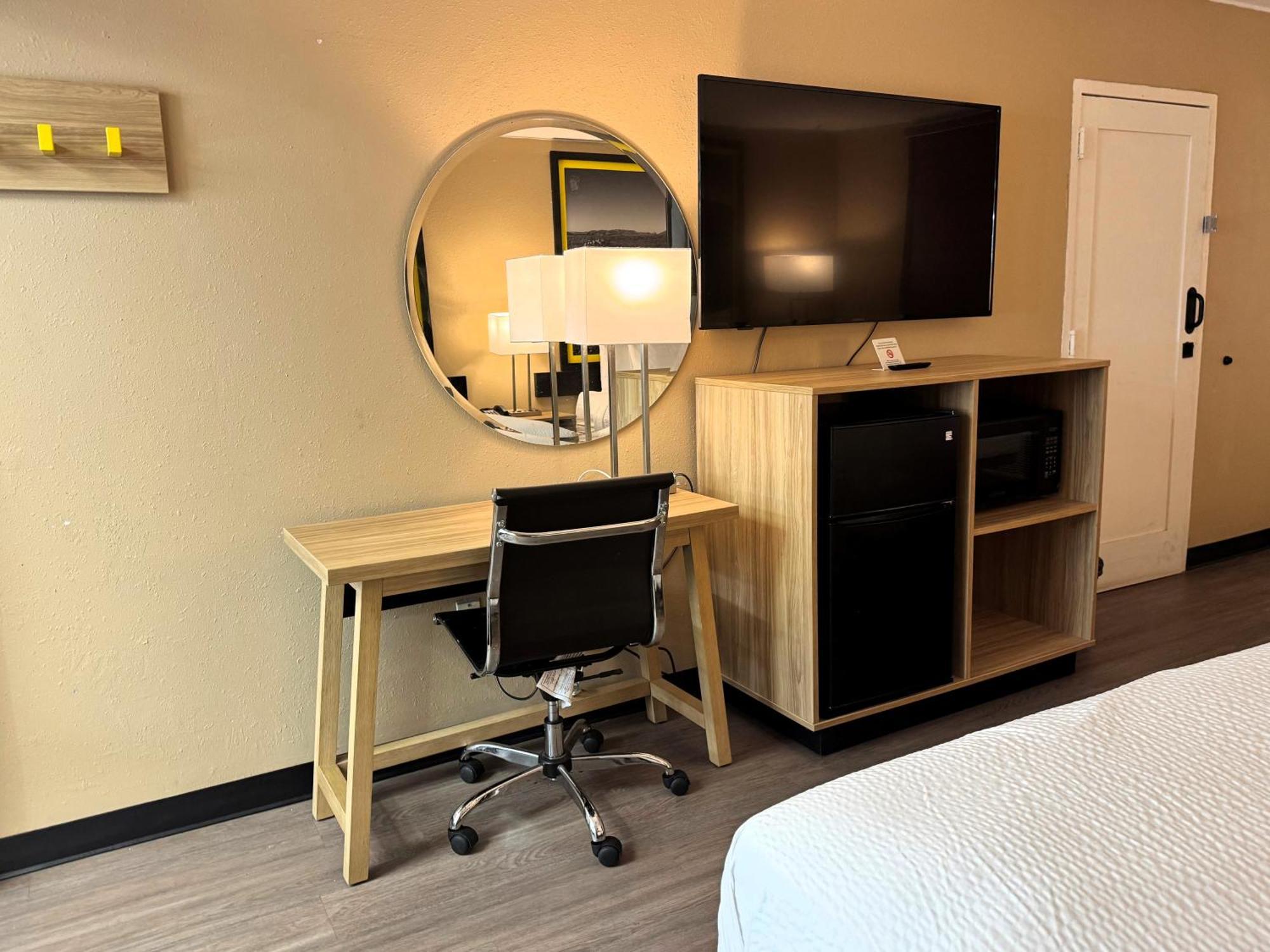Super 8 By Wyndham Corpus Christi Airport Hotel ภายนอก รูปภาพ