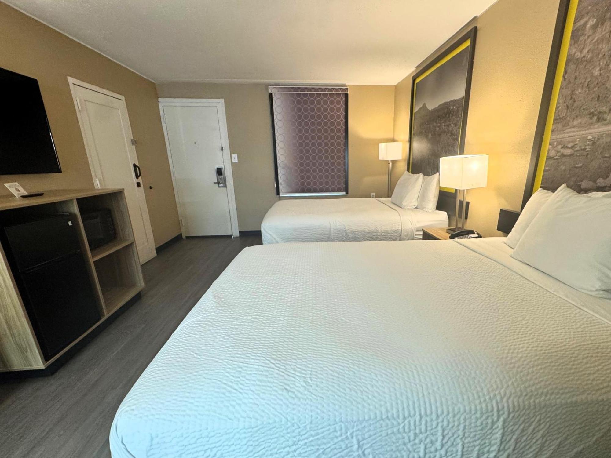 Super 8 By Wyndham Corpus Christi Airport Hotel ภายนอก รูปภาพ