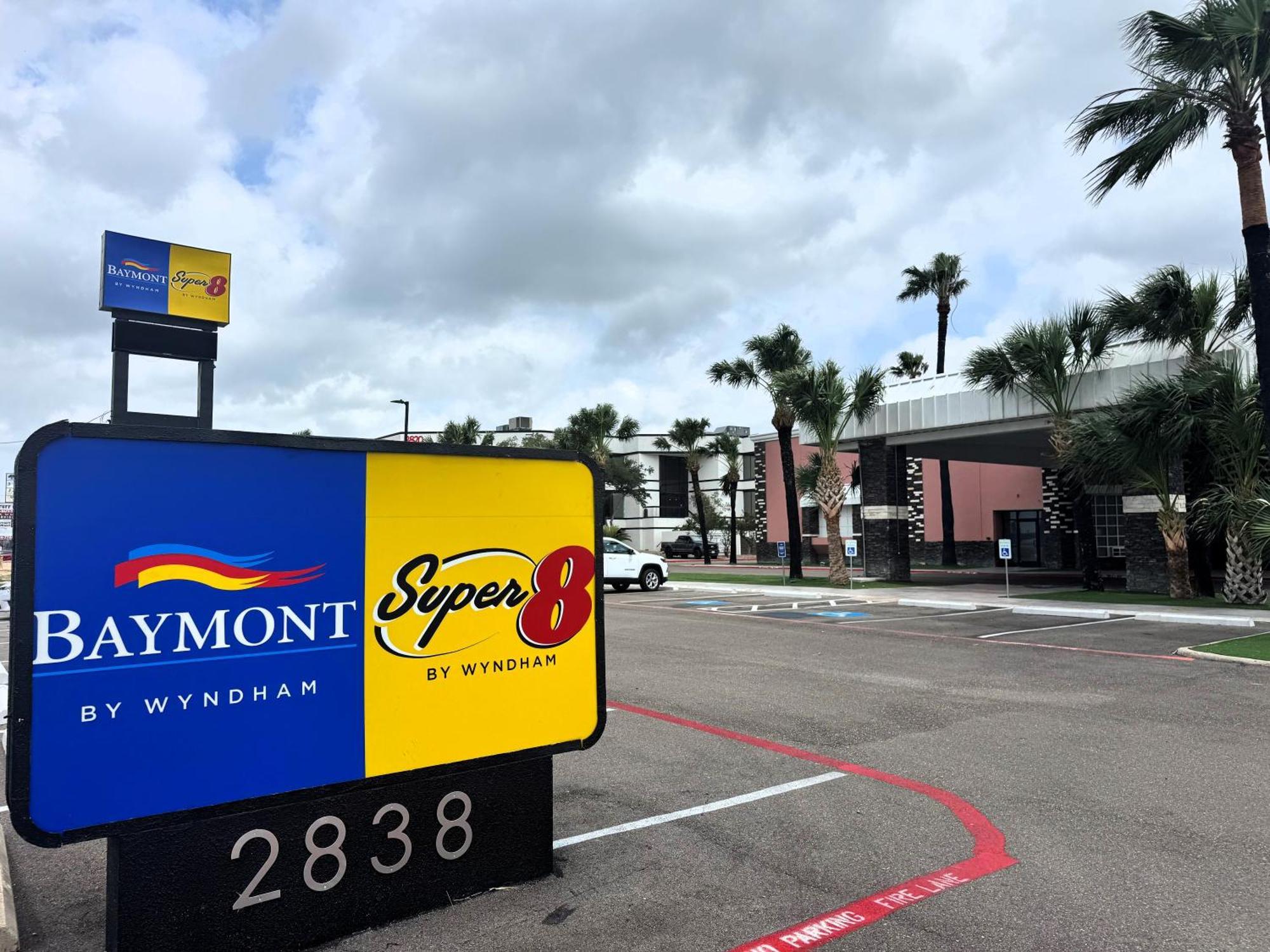 Super 8 By Wyndham Corpus Christi Airport Hotel ภายนอก รูปภาพ