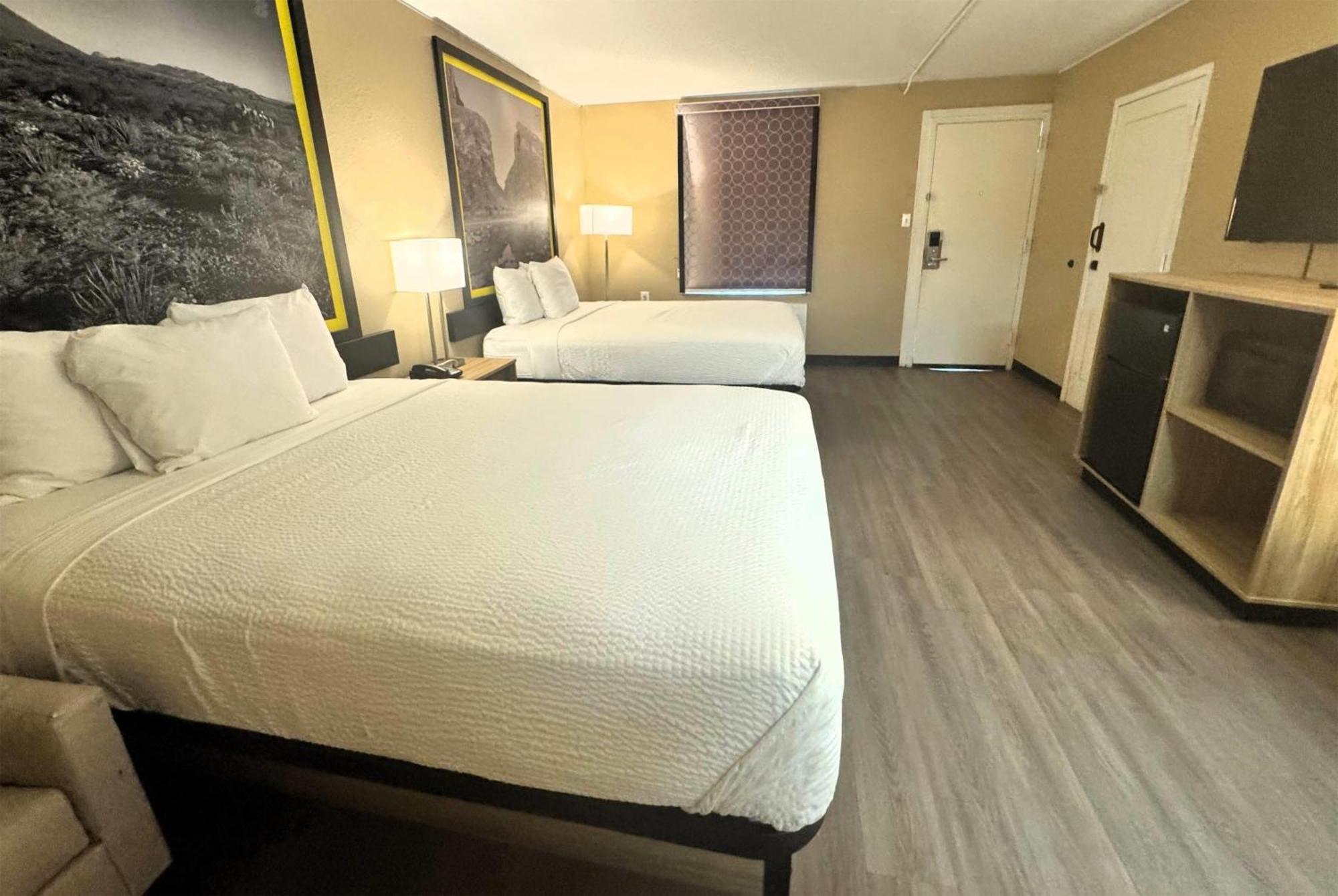 Super 8 By Wyndham Corpus Christi Airport Hotel ภายนอก รูปภาพ