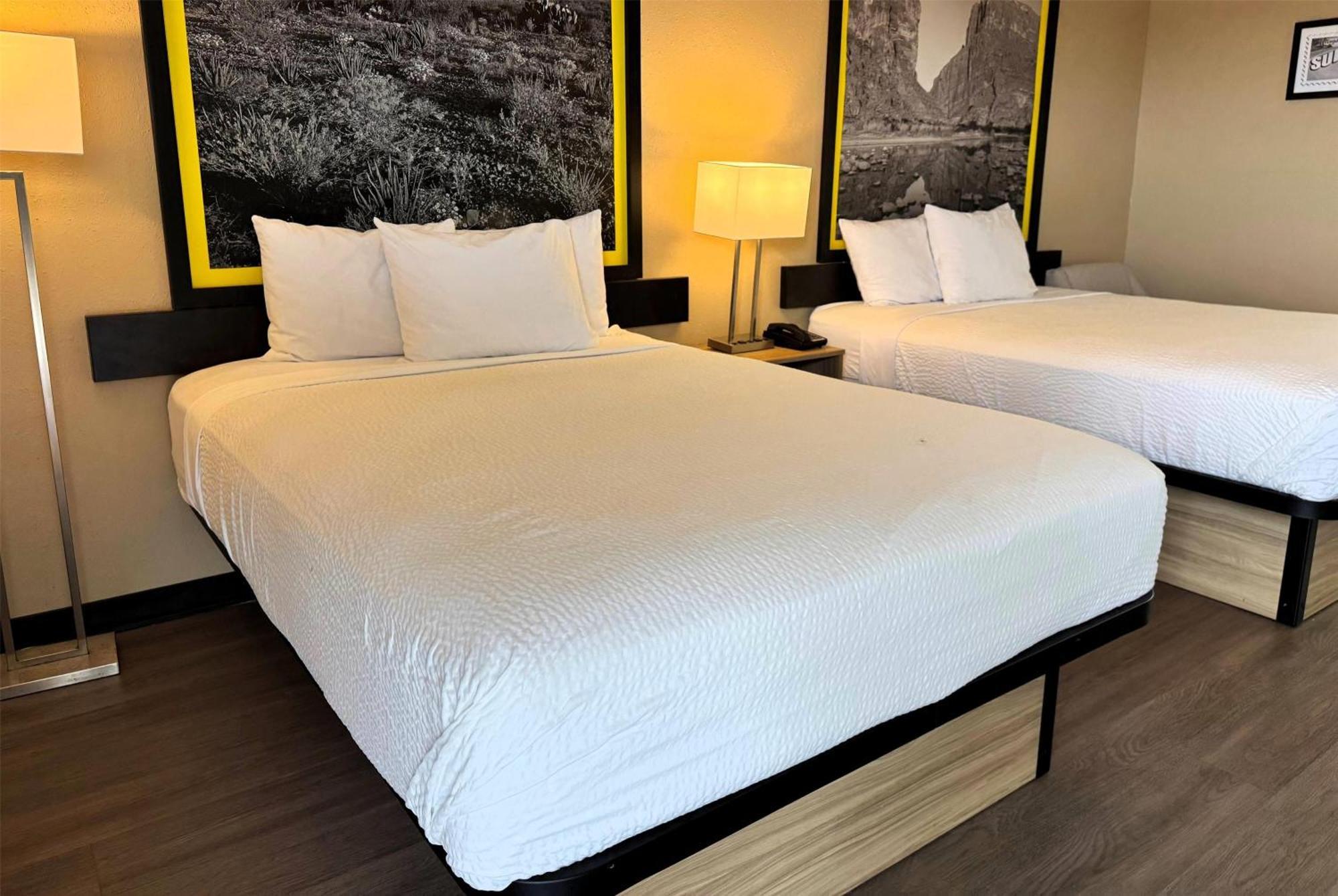 Super 8 By Wyndham Corpus Christi Airport Hotel ภายนอก รูปภาพ