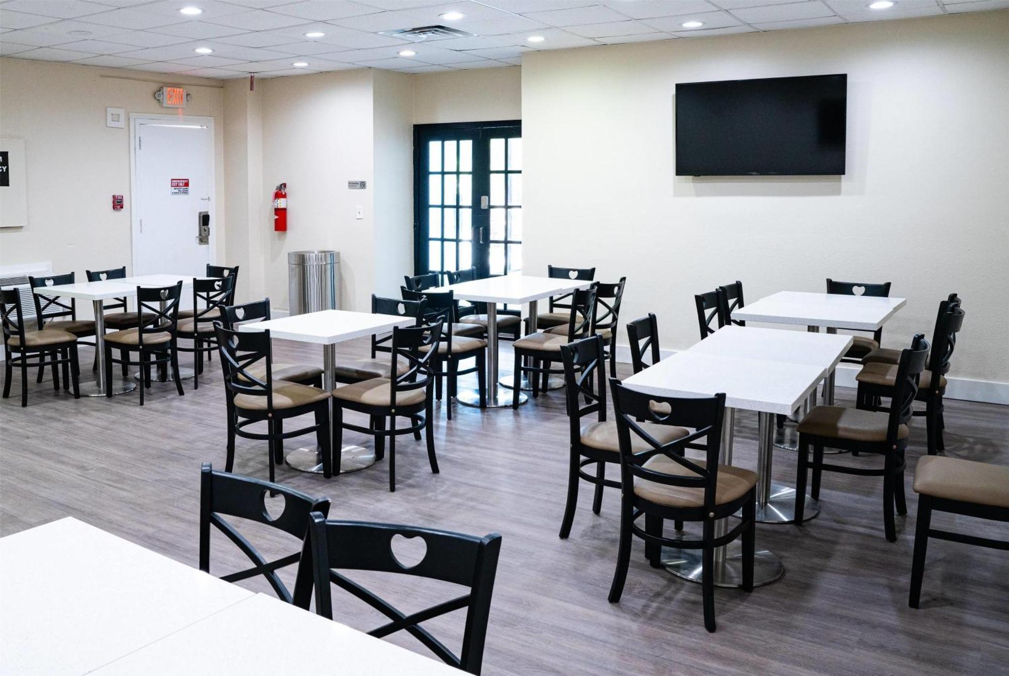 Super 8 By Wyndham Corpus Christi Airport Hotel ภายนอก รูปภาพ