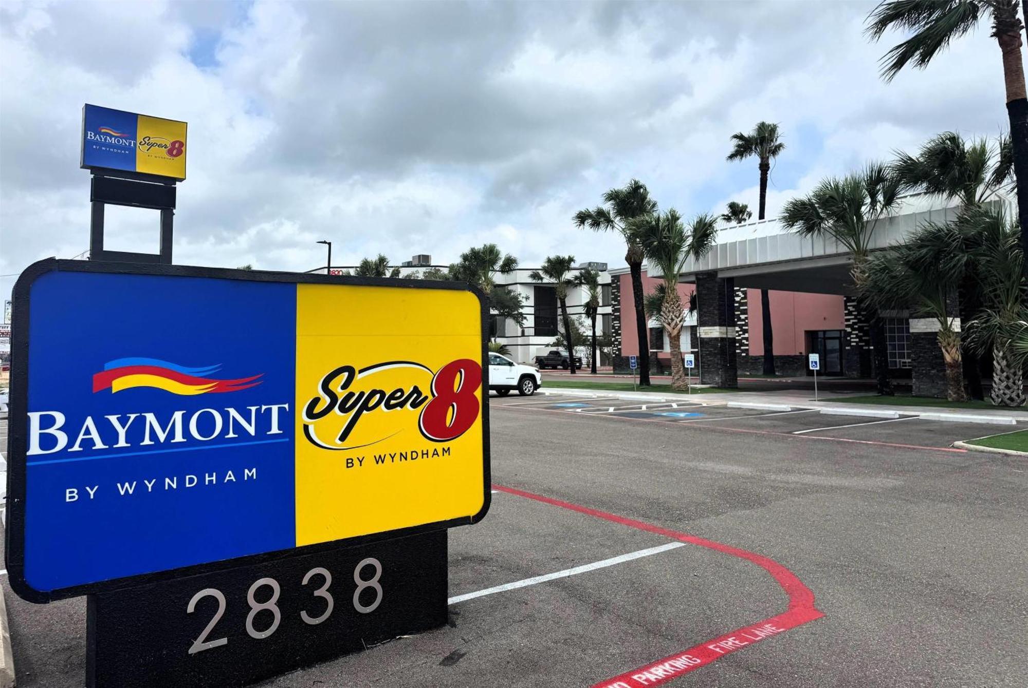 Super 8 By Wyndham Corpus Christi Airport Hotel ภายนอก รูปภาพ